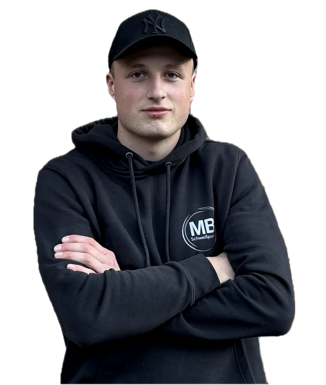 Porträt von Marvin Bade, Inhaber von MB Schweißpunkt, im schwarzen MB-Hoodie